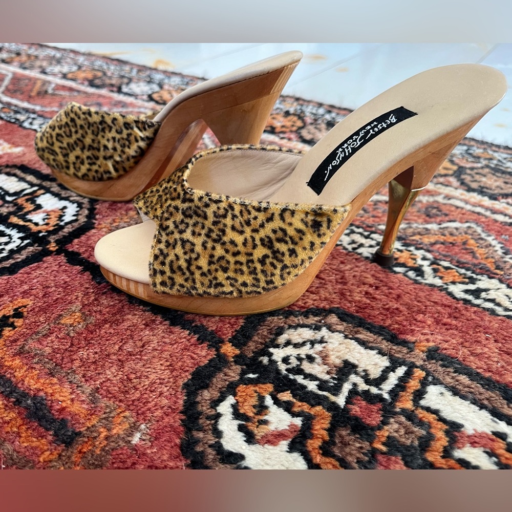 Vintage 90s Betsey Johnson Leopard Print Polly Heels Sz 6